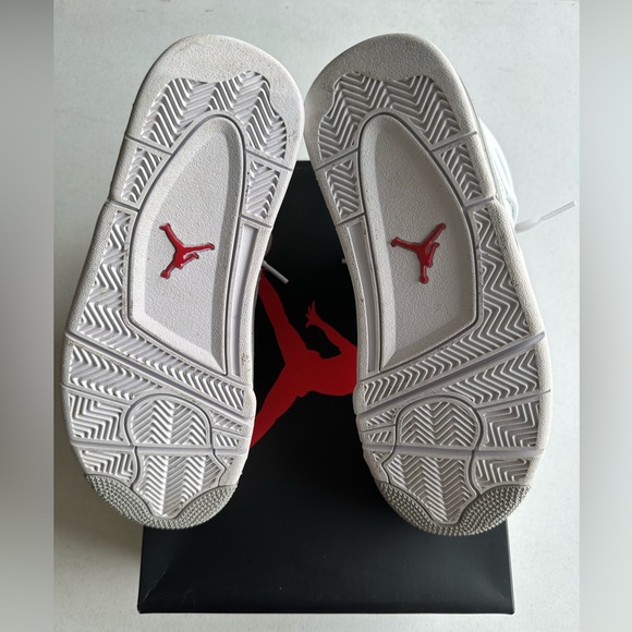 Nike Air Jordan 4 Retro - Picture 4 of 7